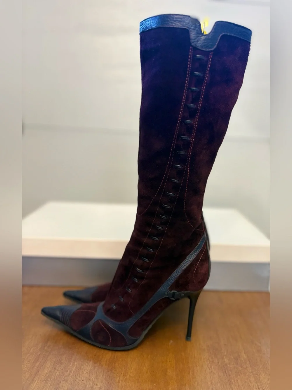 Charles David VINTAGE Women's Burgandy Suede Knee-High Pointed-Toe Boots sz 7.5
